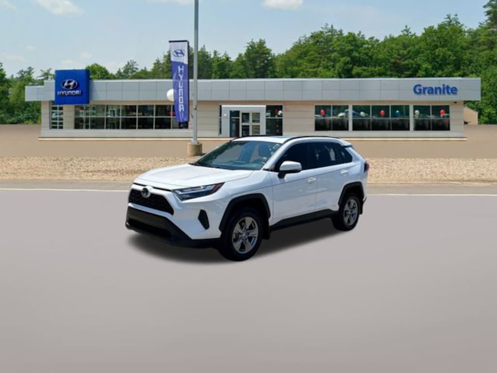 Used 2024 Toyota RAV4 Hybrid XLE SUV