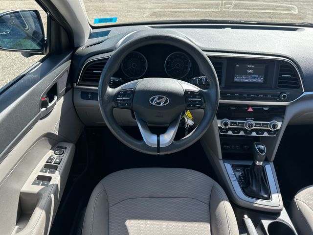 2020 Hyundai Elantra SE - Photo 17
