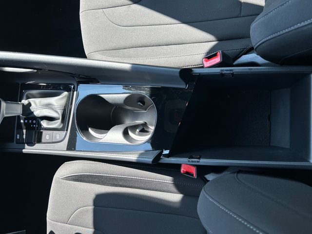 2025 Hyundai Elantra Blue - Photo 20