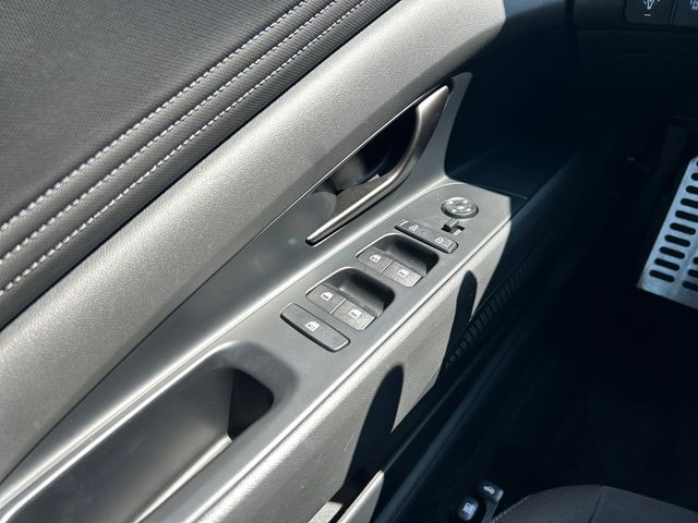 2025 Hyundai Elantra Blue - Photo 11