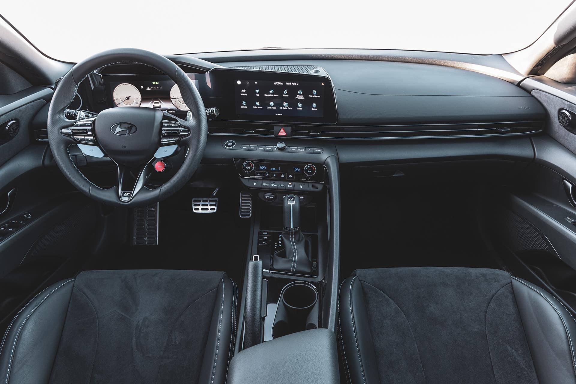 2024 Hyundai Elantra Interior
