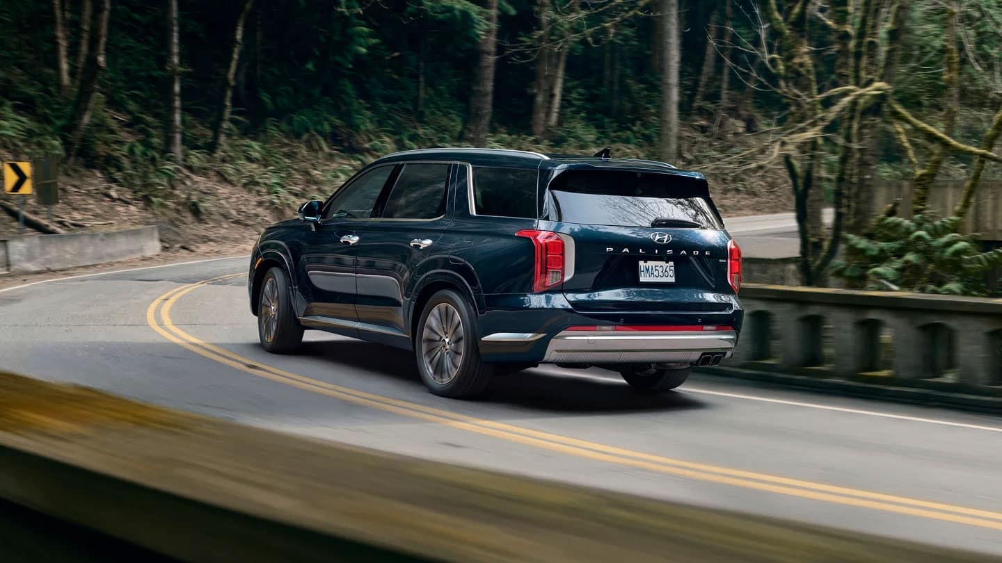 2024 Hyundai Palisade driving