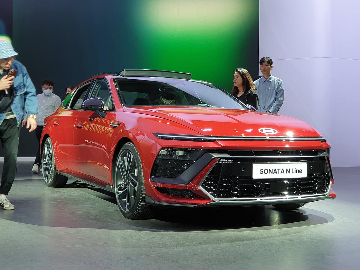 2023 Hyundai Sonata in the show room