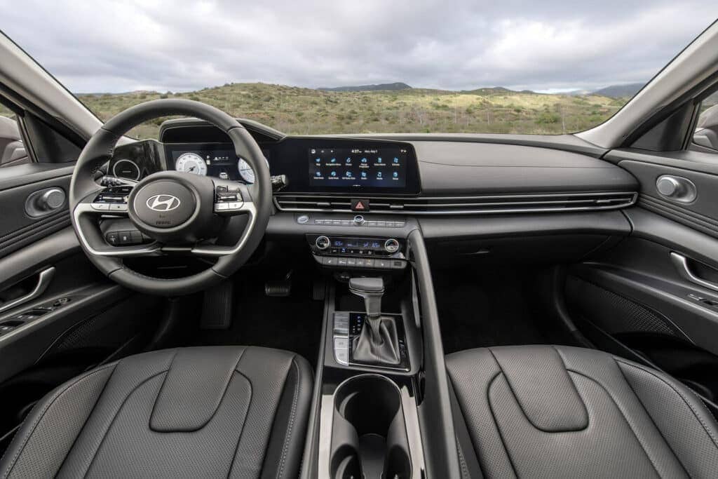 2024 Hyundai Elantra interior