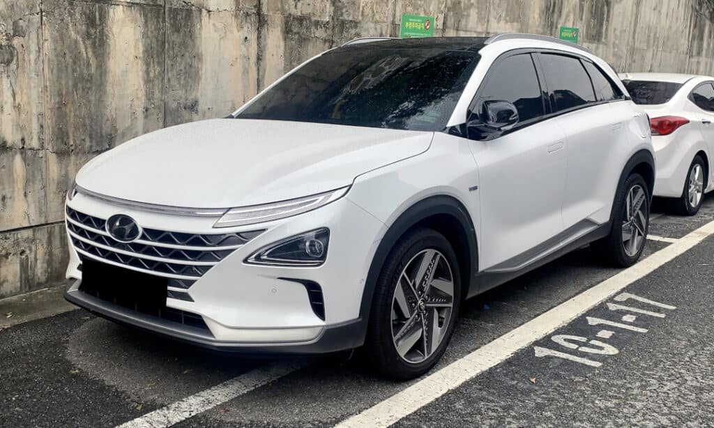 2022 Hyundai Nexo parked front view