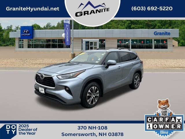 2023 Toyota Highlander XLE's photo