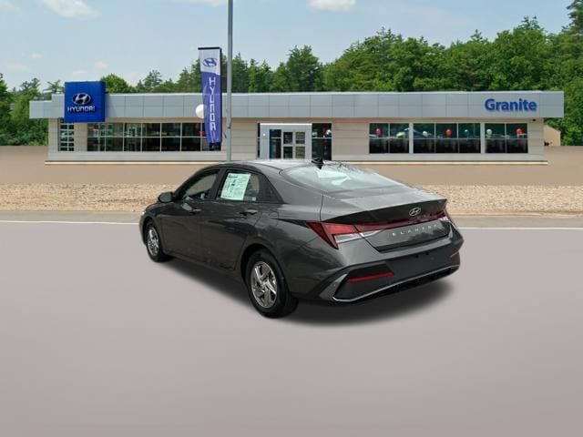 2024 Hyundai Elantra SE - Photo 9