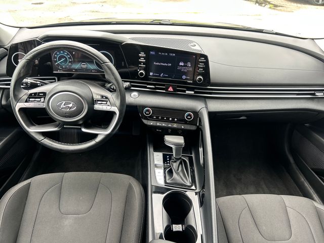 2021 Hyundai Elantra SEL - Photo 18