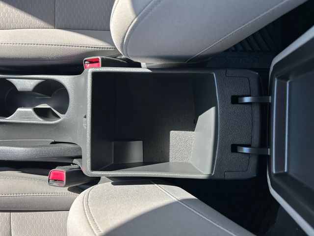 2020 Hyundai Elantra SE - Photo 21
