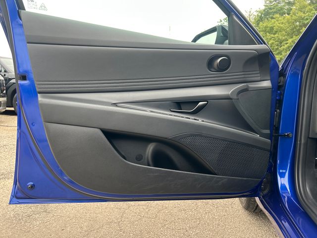2025 Hyundai Elantra SEL - Photo 13