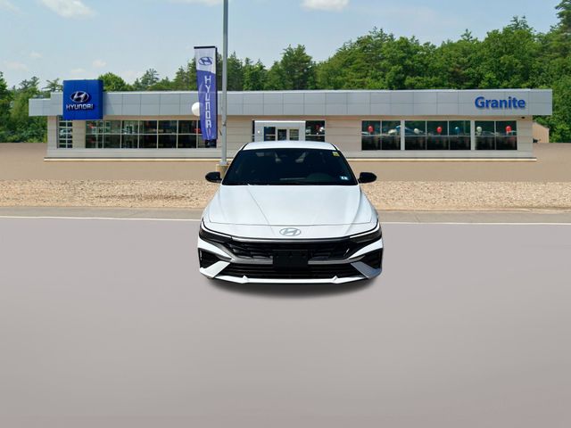 2025 Hyundai Elantra Blue - Photo 2