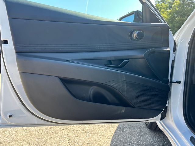 2025 Hyundai Elantra Blue - Photo 12