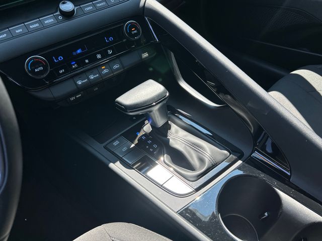 2025 Hyundai Elantra Blue - Photo 14