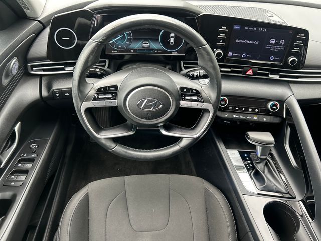 2021 Hyundai Elantra SEL - Photo 17