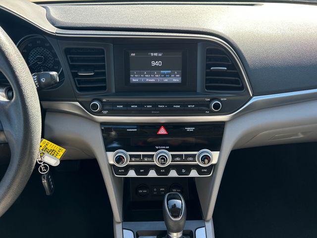 2020 Hyundai Elantra SE - Photo 19