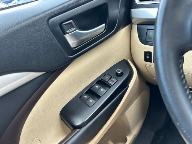 2015 Toyota Highlander XLE - Photo 12