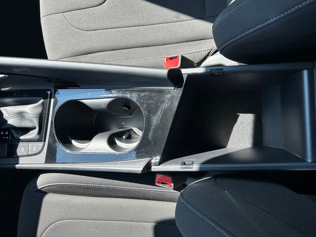 2025 Hyundai Elantra Blue - Photo 20