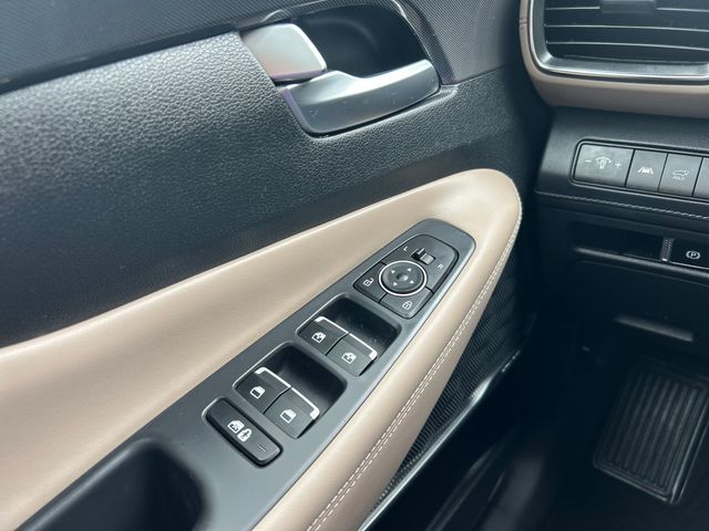 2022 Hyundai Santa Fe SEL - Photo 11