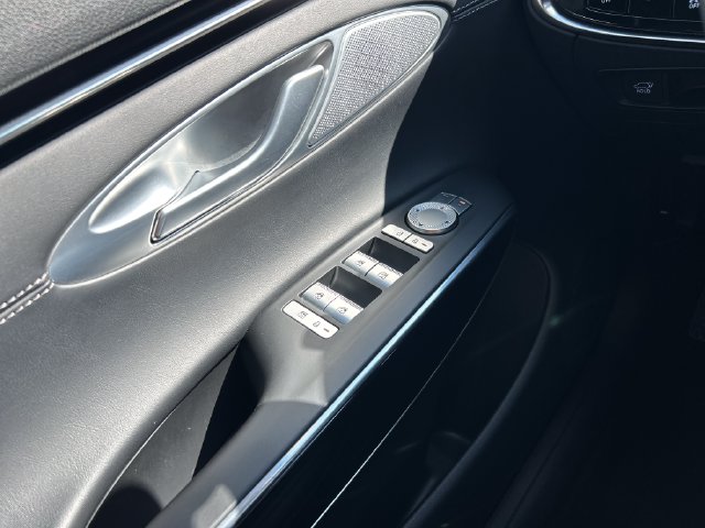 2025 GENESIS GV70 Standard - Photo 12
