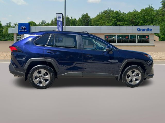 2024 Toyota RAV4 XLE - Photo 6
