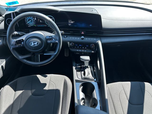2025 Hyundai Elantra Blue - Photo 17