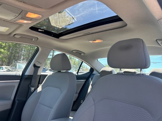 2020 Hyundai Elantra Value Edition - Photo 22