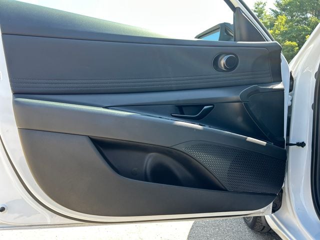 2025 Hyundai Elantra Blue - Photo 12