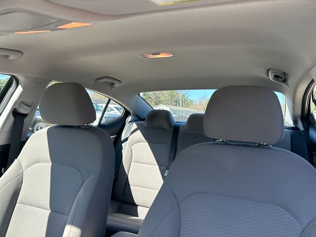 2020 Hyundai Elantra SE - Photo 22