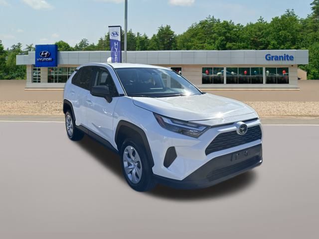 2024 Toyota RAV4 LE photo 3