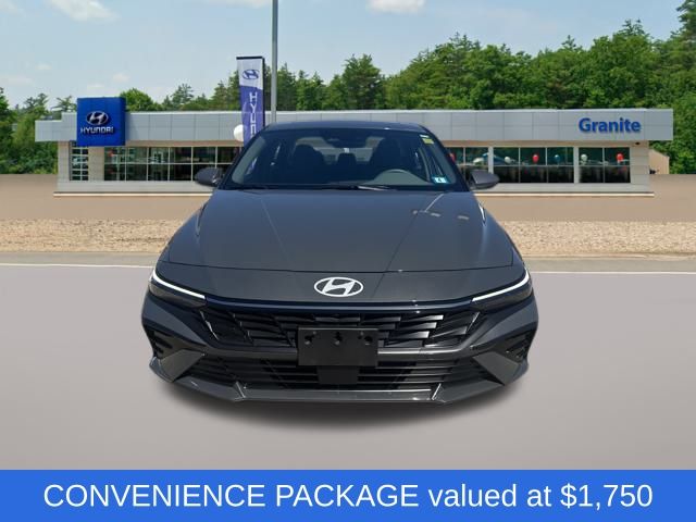 2024 Hyundai Elantra SEL Convenience photo 2