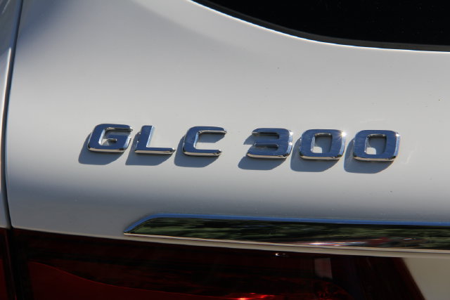 2019 Mercedes-Benz GLC GLC300 - Photo 9