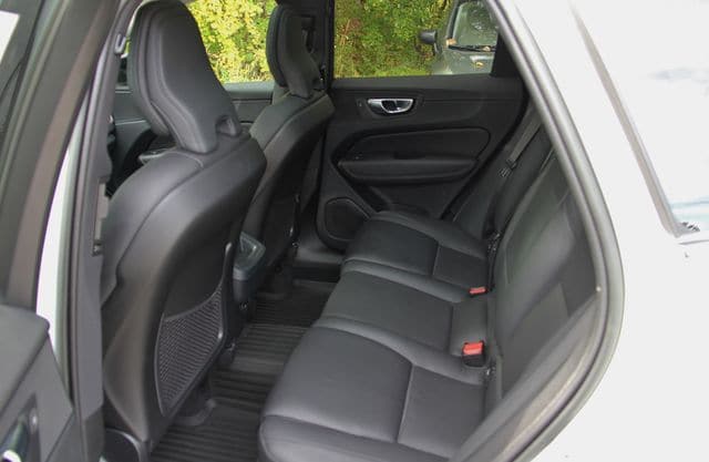 2023 Volvo XC60 Plus - Photo 28