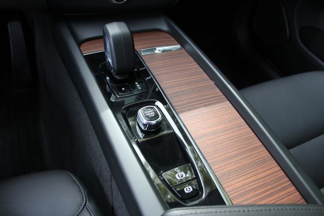2023 Volvo XC60 Plus - Photo 25
