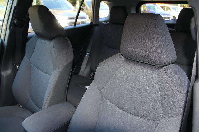 2026 Toyota Corolla Cross LE - Photo 19