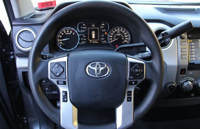 2018 Toyota Tundra SR5 - Photo 23
