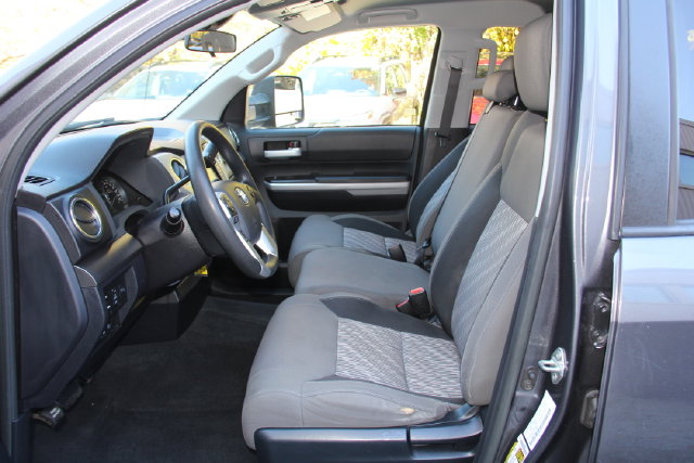 2018 Toyota Tundra SR5 - Photo 20