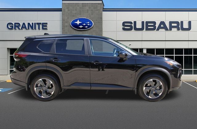 2025 Nissan Rogue SV - Photo 12