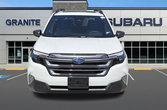 2025 Subaru Forester Premium photo 3