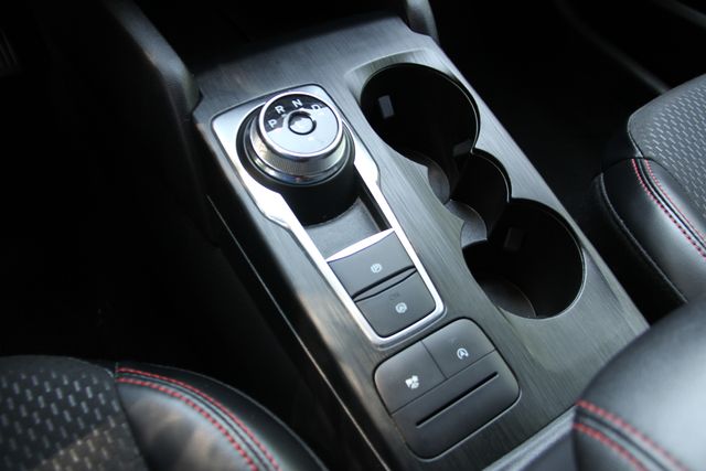 2025 Ford Escape ST-Line - Photo 29