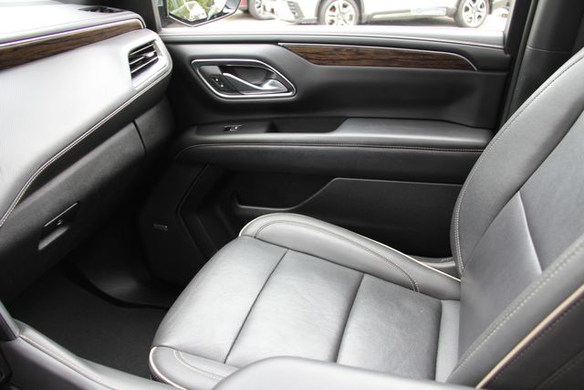 2023 Chevrolet Suburban Premier - Photo 33