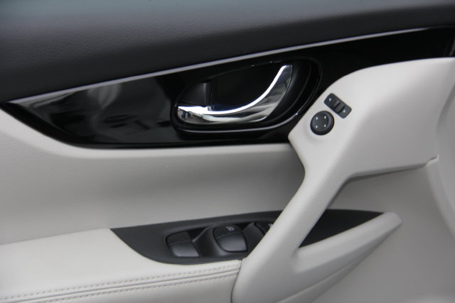 2020 Nissan Rogue Sport SV - Photo 17