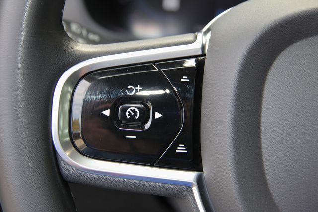 2023 Volvo XC60 Plus - Photo 17