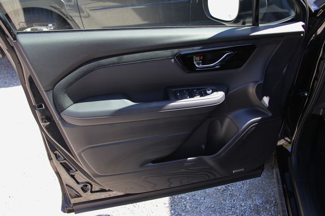 2025 Subaru Forester Limited - Photo 16