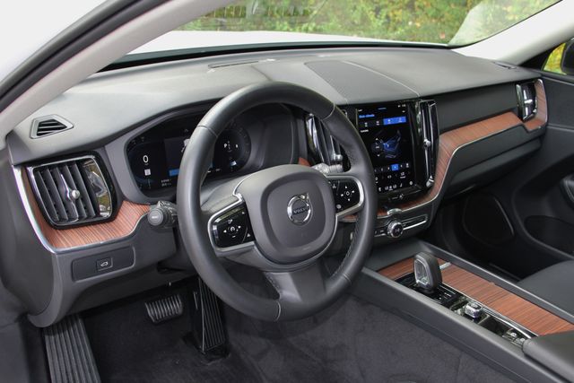 2023 Volvo XC60 Plus - Photo 15