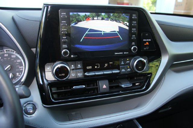 2022 Toyota Highlander XLE - Photo 27