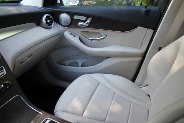 2019 Mercedes-Benz GLC GLC300 - Photo 31