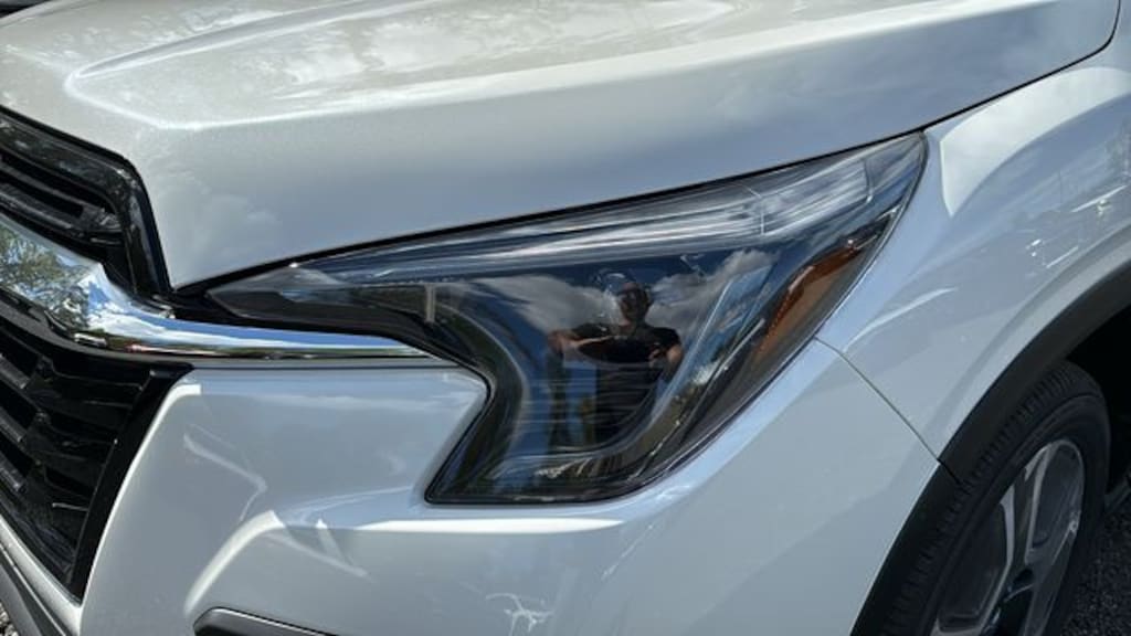 New 2025 Subaru Ascent Limited 8-Passenger SUV