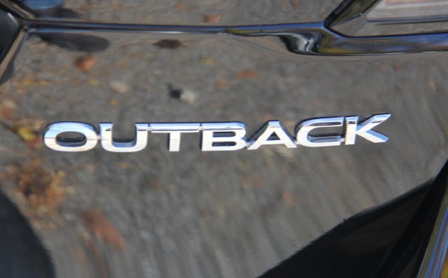2020 Subaru Outback Limited - Photo 10