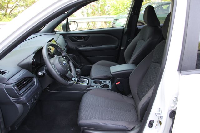 2025 Subaru Forester Premium - Photo 16