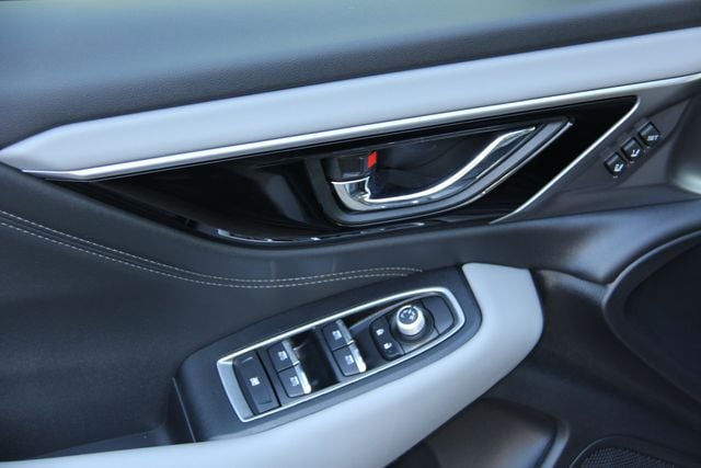 2025 Subaru Outback Limited - Photo 17